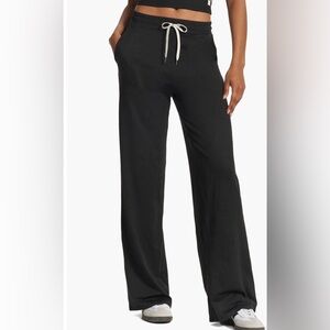 Vuori Halo Essential Wideleg Sweatpants Cozy Lounge Pants medium